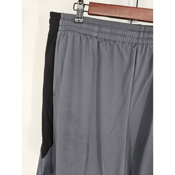 Tek Gear Men's Gray & Black Mesh Dry Tek Athletic Pull-On Shorts Size XXL - Picture 3 of 4